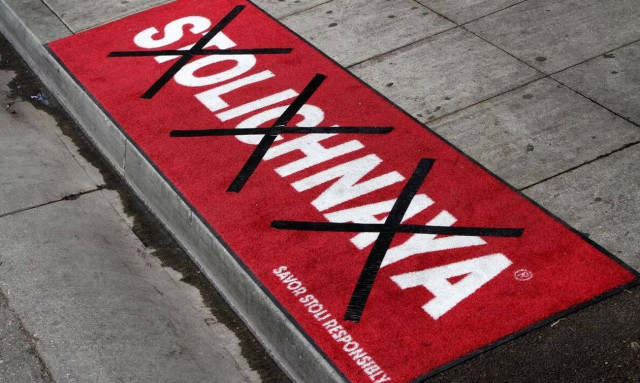 Οι ΗΠΑ απαγορεύουν τις εισαγωγές ρωσικού χαβιαριού και βότκας