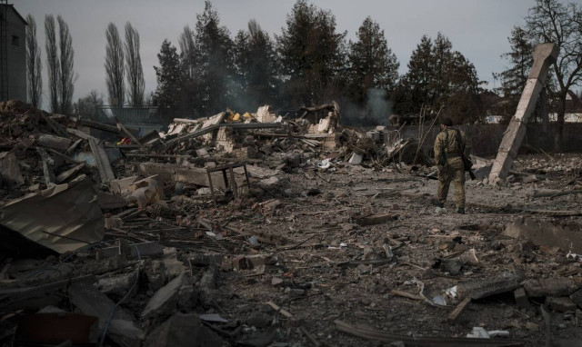 Πόλεμος στην Ουκρανία: Βίντεο φέρεται να απεικονίζει απαγωγή δημάρχου από Ρώσους στρατιώτες