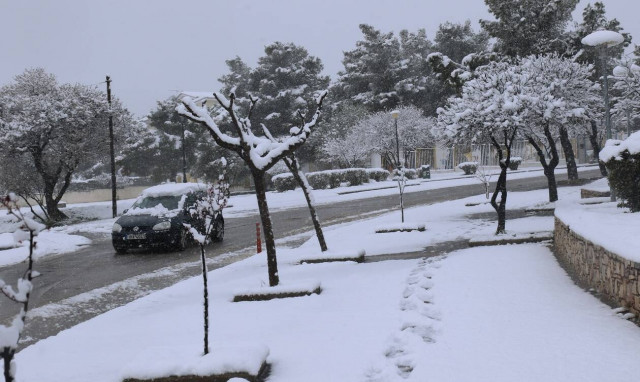 Έκτακτο δελτίο επιδείνωσης καιρού: Μέχρι την Κυριακή θα επιμείνει η κακοκαιρία «Φίλιππος»