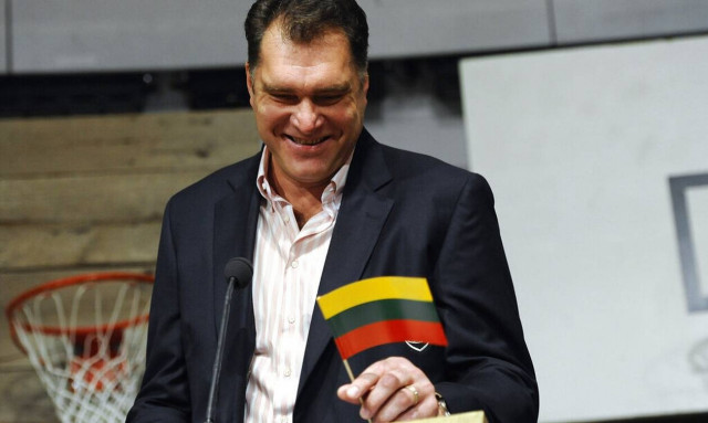 Πόλεμος στην Ουκρανία: Ξέσπασε ο Άρβιντας Σαμπόνις – «Βομβαρδίζουν παιδιά κι ελεύθερους ανθρώπους»