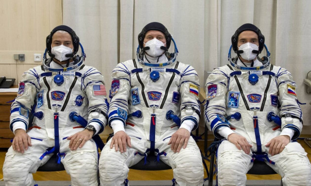 Πόλεμος στην Ουκρανία: Στο διάστημα κινδυνεύει να μείνει ένας Αμερικανός αστροναύτης