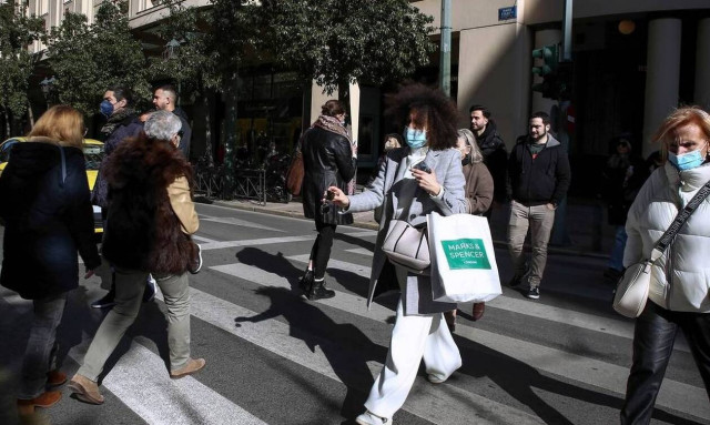 Κρούσματα σήμερα: 11.986 νέα ανακοίνωσε ο ΕΟΔΥ - 48 θάνατοι και 356 διασωληνωμένοι