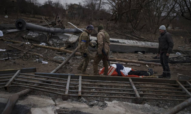 Πόλεμος στην Ουκρανία: Αναφορές ότι η Μόσχα χρησιμοποίησε βόμβες φωσφόρου