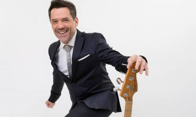 Θάνος Καλλίρης: Ξέσπασε για το «Chart Show» - «Λυπάμαι. Γελάω επίσης αλλά δεν το δέχομαι»