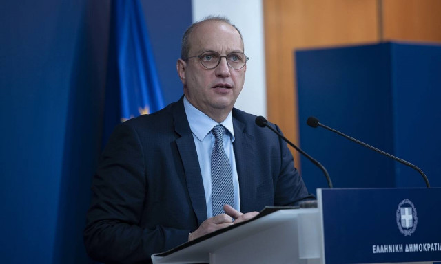 Γιάννης Οικονόμου: Δείτε live την ενημέρωση των πολιτικών συντακτών