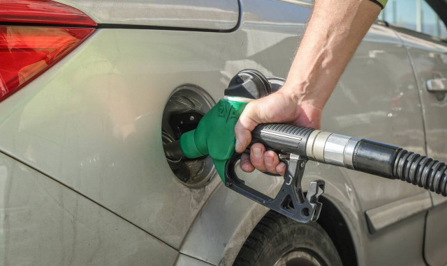 Καύσιμα: Με επιστροφή του φόρου που έχει πληρωθεί το σχέδιο ανακούφισης των νοικοκυριών
