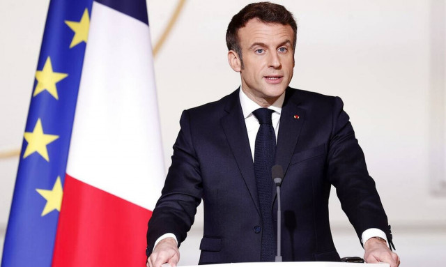 Πόλεμος στην Ουκρανία: Επικοινωνία Μακρόν με Μπάιντεν και Ζελένσκι