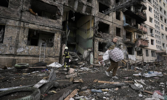 Πόλεμος Ουκρανία: Εντείνει τα χτυπήματα σε όλα τα μέτωπα η Ρωσία