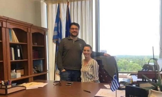 Μαριούπολη: Πατέρας Έλληνα πρόξενου στο Newsbomb.gr: «Τον περιμένουμε με αγωνία, ζήσαμε εφιάλτη»