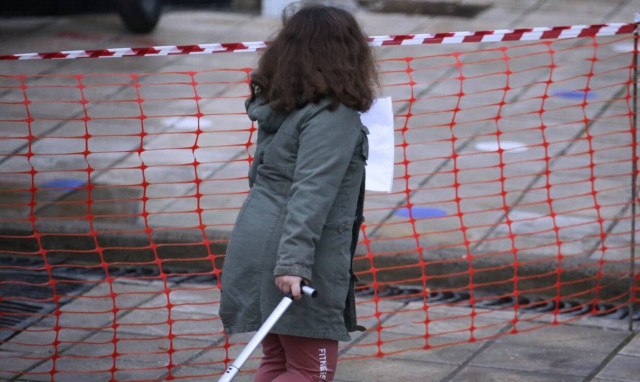 Η συγκλονιστική έκθεση της 12χρονης Ιωάννας που έχασε τον πατέρα της από κορονοϊό