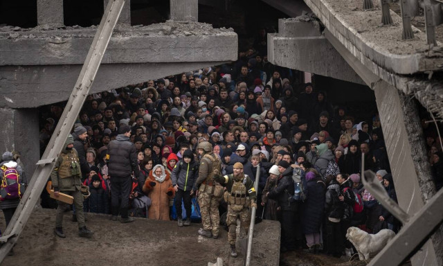 Ουκρανία: 24 ημέρες πολέμου σε 24 «κλικ» - Η δύναμη της φωτογραφίας από το Βιετνάμ μέχρι το Κίεβο