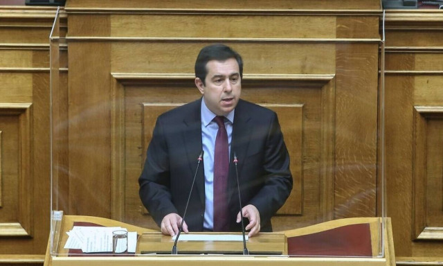 Μηταράκης: Βελτιώσεις στο πλαίσιο εποχικής εργασίας για πολίτες τρίτων χωρών