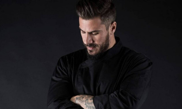 Ο Άκης Πετρετζίκης έγινε άλλη μία φορά… «εκατομμυριούχος»!