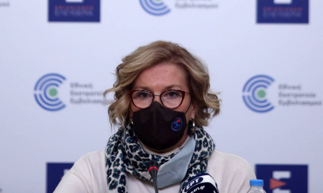 Γκάγκα: Πιθανή τέταρτη δόση εμβολίου το φθινόπωρο - Γιατί νοσούν οι εμβολιασμένοι