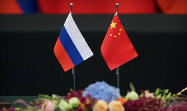 Οικονομική αντεπίθεση Ρωσίας: Μόσχα και Πεκίνο συνεργάζονται για δημιουργία εναλλακτικού SWIFT