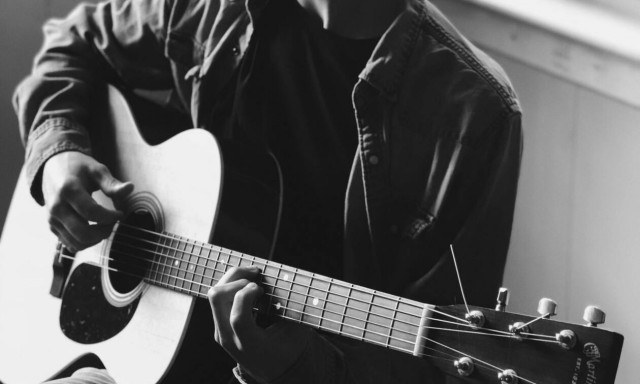 Θάνατος παιδιών στην Πάτρα: Το βίντεο κλιπ του πατέρα και το σχόλιο της Τζωρτζίνας