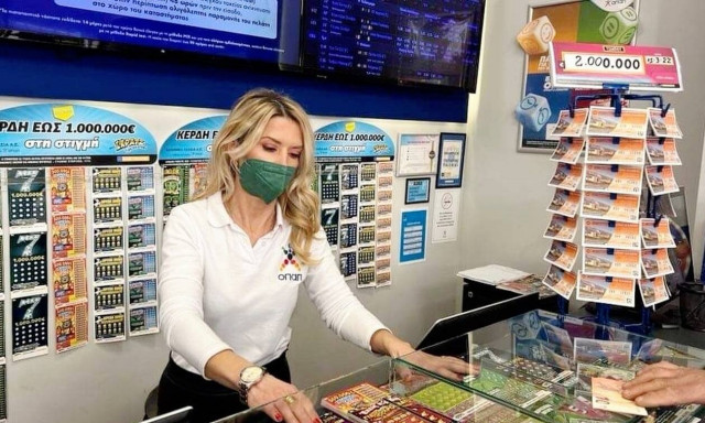 Δύο υπερτυχεροί κέρδισαν 1.151.200 ευρώ και 300.000 ευρώ σε καταστήματα ΟΠΑΠ σε Πάτρα και Καλαμάτα