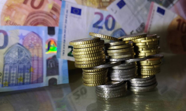 Πότε θα πληρωθούν οι κύριες και επικουρικές συντάξεις για τον Απρίλιο