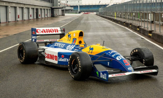 O Nigel Mansell πουλά τη θρυλική Williams FW14 του