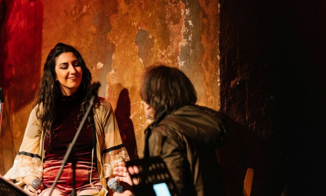 Γεωργία Δρακάκη: Η δημοσιογράφος που τραγουδάει στο πλευρό του Βασίλη Λέκκα