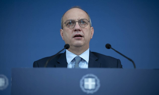 Γιάννης Οικονόμου στην ενημέρωση των πολιτικών συντακτών