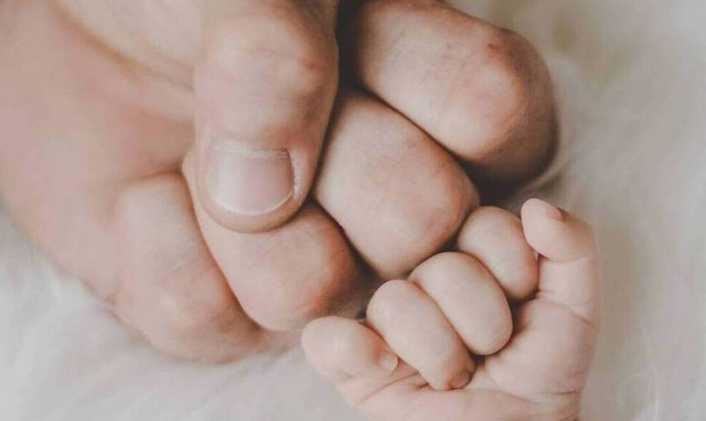 Επίδομα παιδιού Α21: Ποιοι θα πάρουν μιάμιση επιπλέον δόση