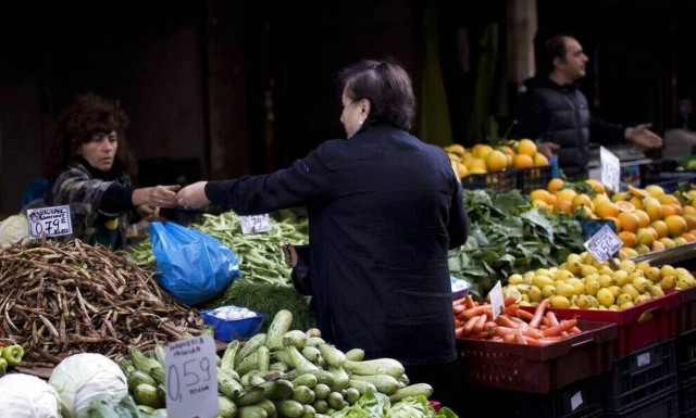 Ρεπορτάζ Newsbomb.gr: Γιατί ο πόλεμος στην Ουκρανία εξαφανίζει φρούτα - λαχανικά από το τραπέζι μας