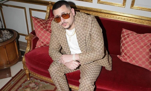 Mad Clip: Το πρώτο τραγούδι της αδερφής του που έγινε viral