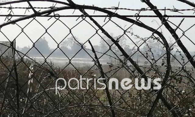 Φωτιά τώρα έξω από την 117ΠΜ στην Ανδραβίδα