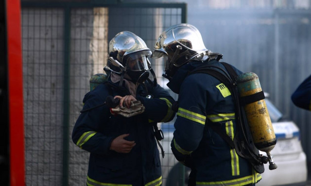 Φωτιά τώρα: Μεγάλη πυρκαγιά σε κτήριο στο κέντρο της Αθήνας