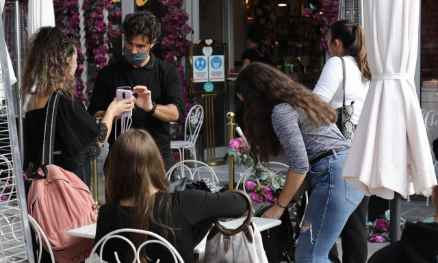 Πιστοποιητικό εμβολιασμού: Αντίστροφη μέτρηση για την κατάργησή του – Ορόσημο το Πάσχα