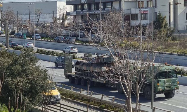 Άρματα μάχης «έκαναν βόλτα» στον Κηφισό – Δείτε φωτογραφίες και βίντεο