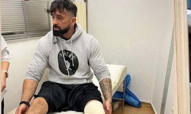 Μπο: Ατύχημα για τον γνωστό ράπερ - Οι φωτογραφίες από το νοσοκομείο