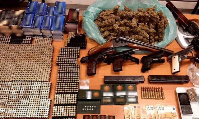 Ηράκλειο: Τρεις συλλήψεις για ναρκωτικά και όπλα – Μεγάλη επιχείρηση της ΕΛ.ΑΣ.