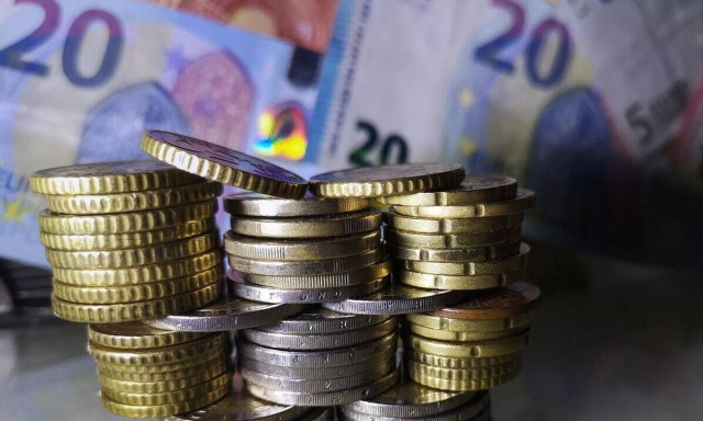 Στήριξη στις επιχειρήσεις για να σταθεί η κοινωνία όρθια