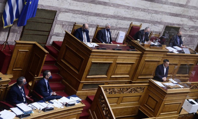 Μητσοτάκης: Δεν αλλάζω τον εκλογικό νόμο – Τσίπρας: Φύγε να σωθεί ο τόπος