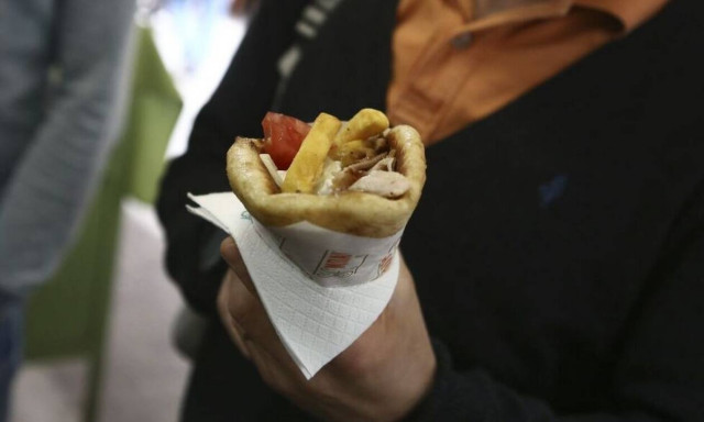 Ρεπορτάζ Newsbomb.gr: Η ακρίβεια «σκοτώνει» το σουβλάκι - Τεράστιες αυξήσεις το επόμενο διάστημα