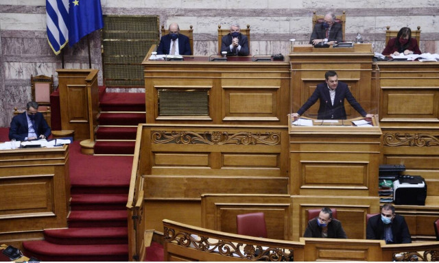 Τι ακούσαμε και τι μάθαμε από τη συζήτηση στη Βουλή – Oι σπόντες, οι κάλπες και ο εκλογικός νόμος