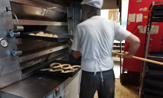 «Αργοσβήνουν» οι φούρνοι της γειτονιάς