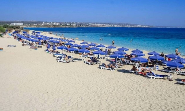 Τουρισμός: Προβληματισμός για την επιβράδυνση του ρυθμού των κρατήσεων