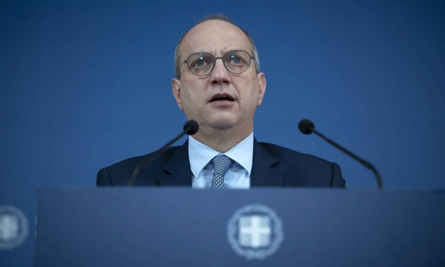 Γιάννης Οικονόμου: Δείτε live την ενημέρωση των πολιτικών συντακτών