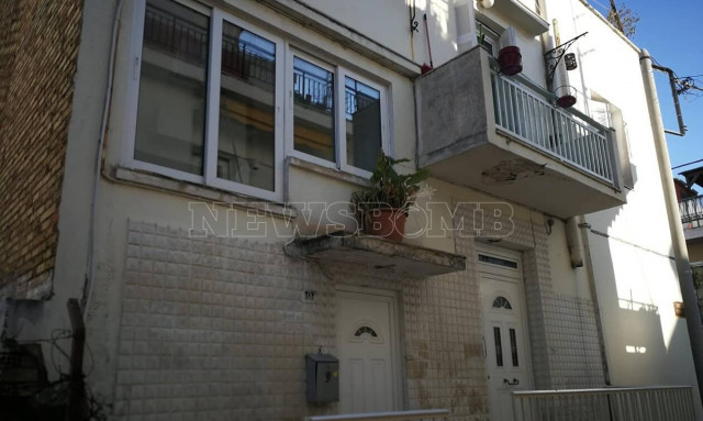 Φωτογραφία-ντοκουμέντο: Από αυτό το μπαλκόνι πέταξε η θεία τα ανίψια της στο κενό