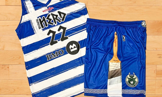 Γιάννης Αντετοκούνμπο: Η θυγατρική των Μπακς τιμά την 25η Μαρτίου – Ντύθηκαν στα γαλανόλευκα οι Herd