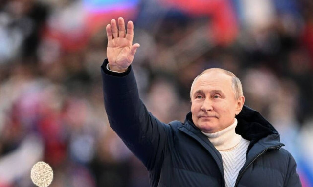 Ρωσία: Η μεγάλη κωλοτούμπα της Δύσης - Από τη λατρεία στα ρούβλια στη λαχτάρα για δολάρια