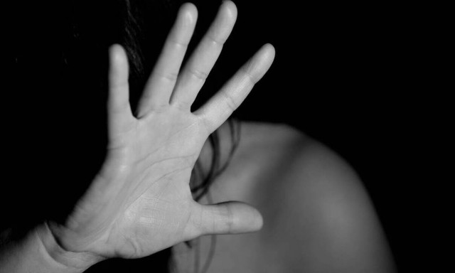 Βιασμός στη Νέα Φιλαδέλφεια - 18χρονη μπέιμπι σίτερ: «Μόλις μπήκαμε στο δωμάτιο μου είπε γδύσου»