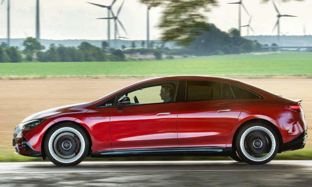 Πόσο κοστίζει η Mercedes EQE που θα είναι διαθέσιμη από το καλοκαίρι;