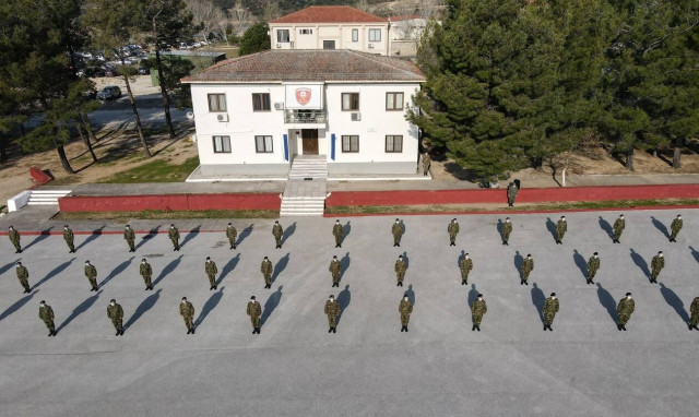 Ένοπλες δυνάμεις: Έρχονται πάνω από 1.600 προσλήψεις ΕΠΟΠ