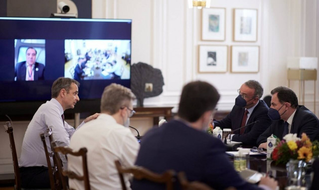 Κυβέρνηση: Χωρίς προβλήματα ο εφοδιασμός σε βασικά είδη - Ολοκληρώθηκε η σύσκεψη στο Μαξίμου