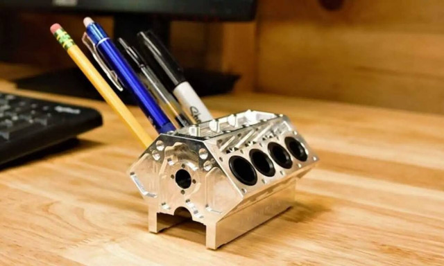 H τέλεια μολυβοθήκη για κάθε φανατικό του αυτοκινήτου