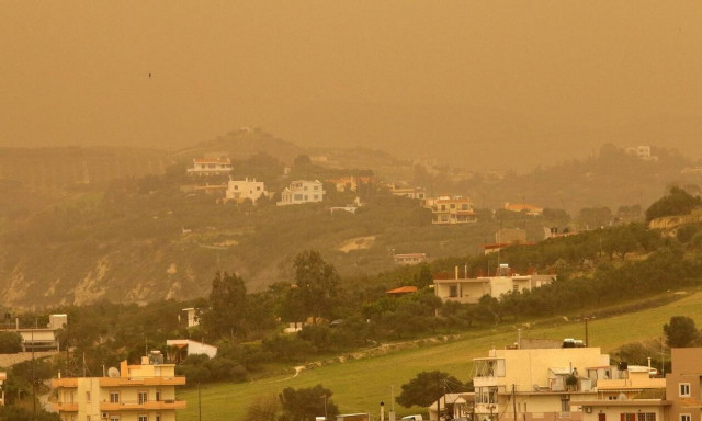 Καιρός: Μέχρι το Σάββατο η σκόνη από την Αφρική - Οι τρεις επιπτώσεις του φαινομένου